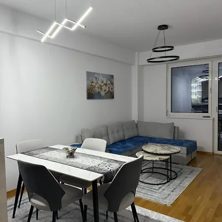 Urban - East Gate Apartment *